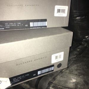 GIUSEPPE SIZE 9 US 42